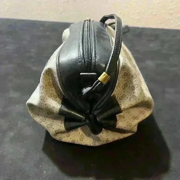 Vintage 70s/80s Gucci Authentic Barrel Crossbody Micro GG Mini Bag 007-115-5770 - Picture 11 of 16